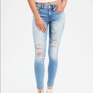 American Eagle distressed jegging. EUC